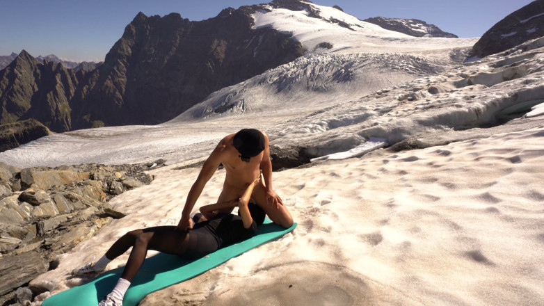 Hottest pleasure: Glacier Adventure s Miou a Maxem pegging šukají na skutečném ledovec