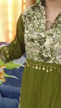 Desi Stepmom Had Creampie Sex When Stepson Dick Boner While Watching Stepmom Change Clothes in Hindi Audio.