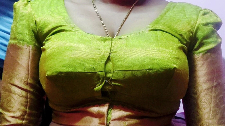 Desi Mohini: Desi dziewczyna przyjaciel i chłopak seks w New Building