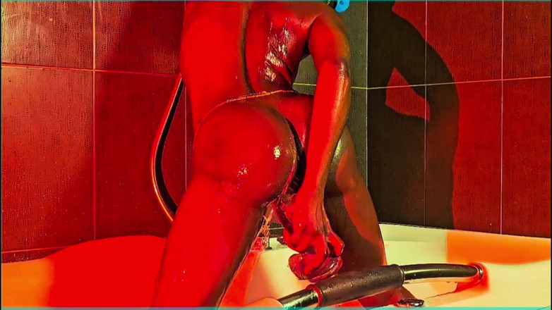 Naturelle Chocolat: Je suis une salope si coquine... l’heure du bain, éjaculation et...