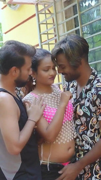 Desi Indičtí Chlapi Mezinárodně Stylizují Gangbang Se Sexy Indickou Dívkou Venku (celý Film)
