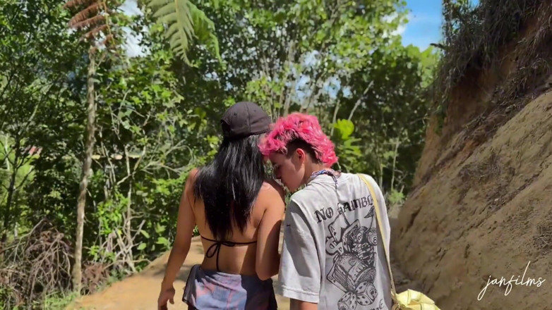 Imalexapink: ¡Ya voy! Qué bueno se siente al mojar mis dedos...