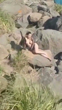 ディヴィナマルウ - コルドバ山脈のアロヨでの極限のセックス、リアルリスクを伴う屋外でのセックス