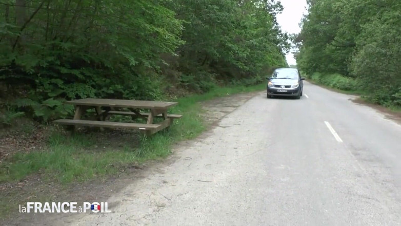 Rue Chaude: Tetona milf anal follada en la carretera por el mecánico