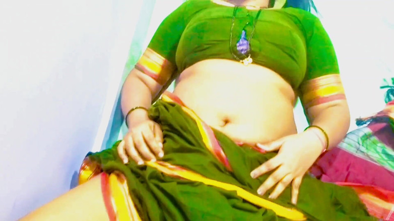 Sexybhabhi999: 彼女の成熟したハードインドのセックスぽっちゃりした女性とのインドの男の子のセックス
