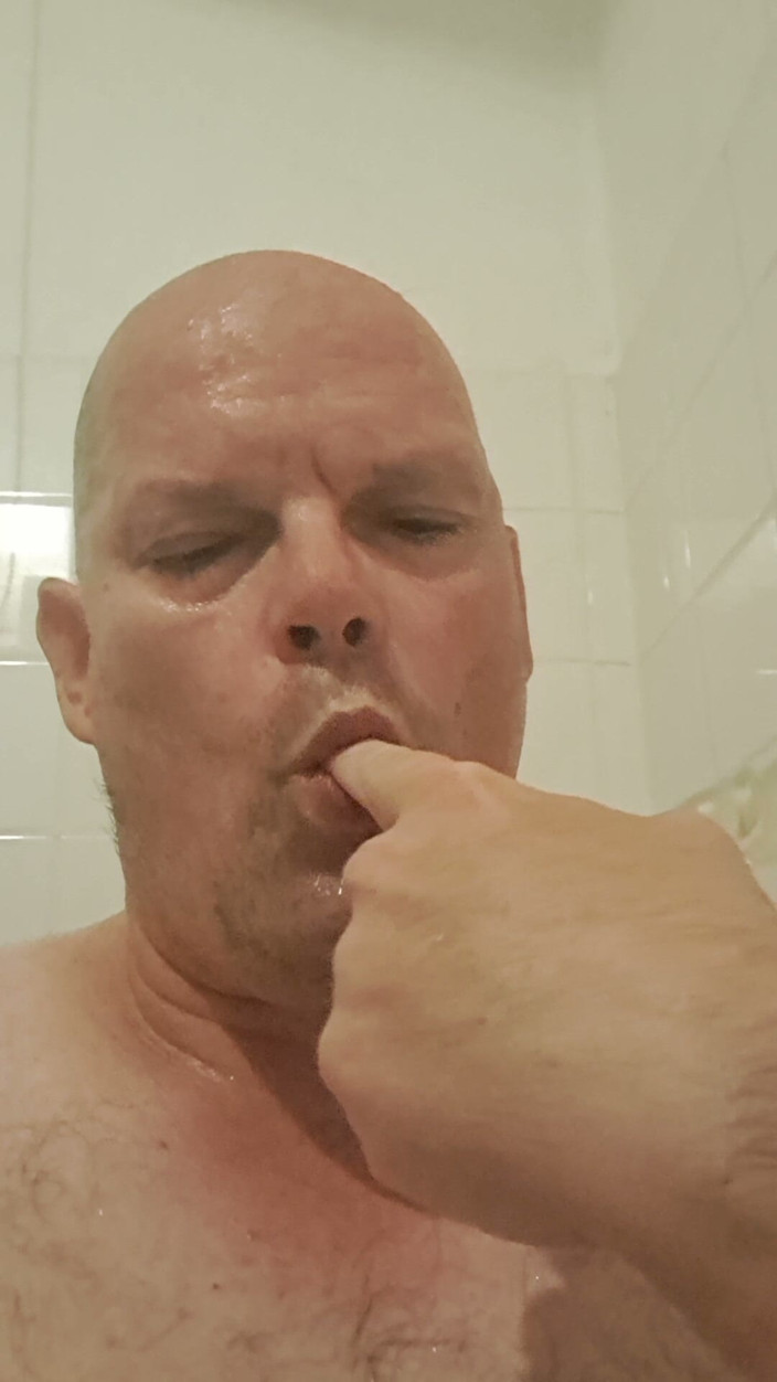 Fickspecht: A Bitch, Whore, Got to Suck