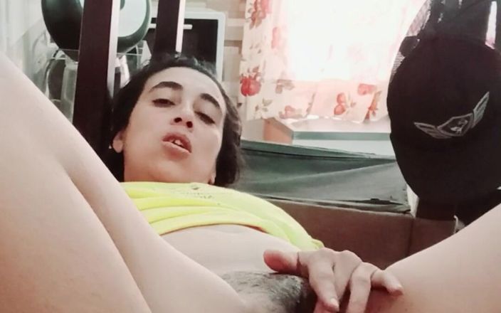 Naree hot: Masturbiert, naree und sie squirtet sehr reich