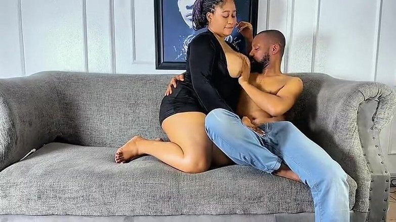 Real Queen Diva: Adik tiri nakal ini tergoda sama rayuan adik tirinya saat...