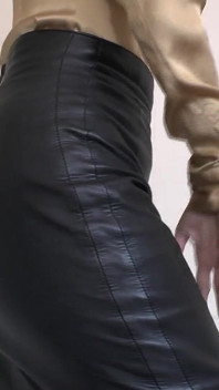 Leather-clad Ass Sniffing Training! Tight Leather Skirt! Lady Victoria Valente