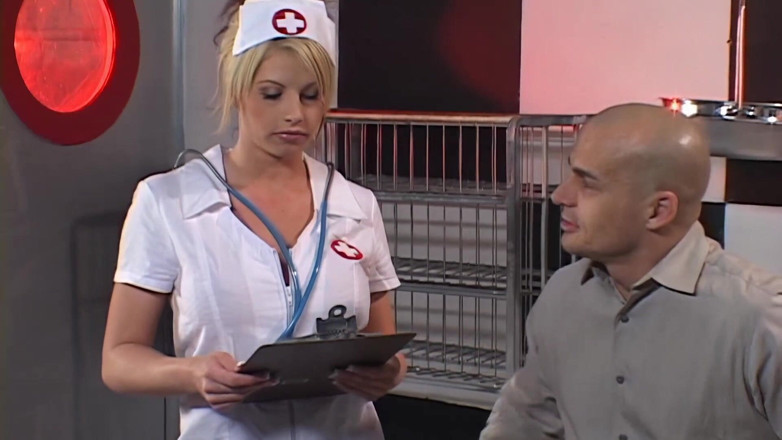 My Porn King: Gorąca kobieta doktor ssie mojego kutasa