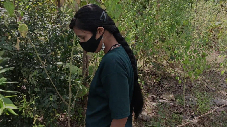 Raniki chut: Chica del pueblo de coño apretado video de sexo al...