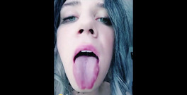 Anna Rios: Just Pretty Me v sérii klipů bez čůráka filler ... Vychutnat