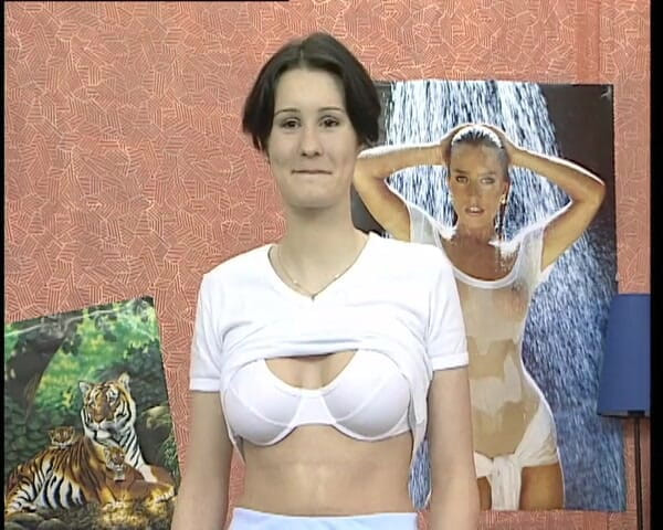 YOUR FIRST PORN: Kurzhaarige karla hat heute 2 mal collack - karla dai capelli corti è...