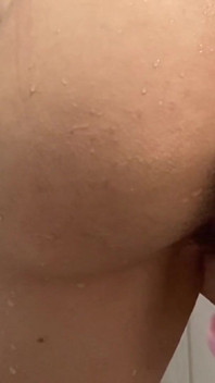 (Video lengkap) Real amateur - aku muasin memekku pakai dildo ukuran raksasa di kamar mandi sampai aku muncrat