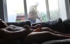 Погладжування, поки зберігач чистить