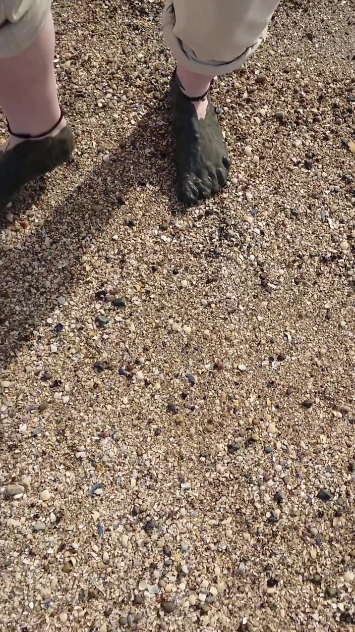 Footfetish: Prueba Corta En Los Lodosos De La Playa De Horumersiel