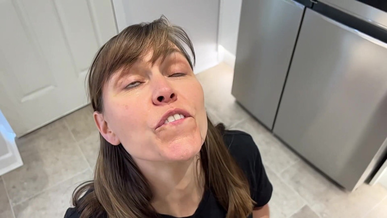 Wamgirlx: Slow motion mouth water fetish