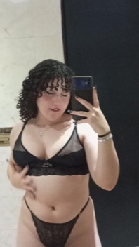 Georgie Bravo em lingerie