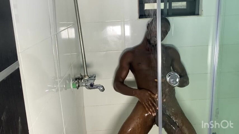 Sexual_addict: Большой занятый мужик не видел, что кончает