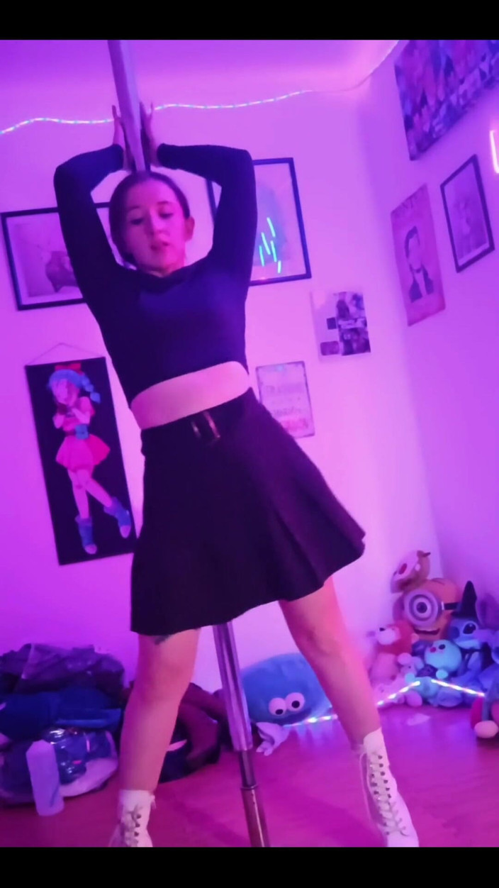 Candy Camille: J’ai téléchargé de vieilles vidéos que beaucoup d’entre vous n’arrivent...