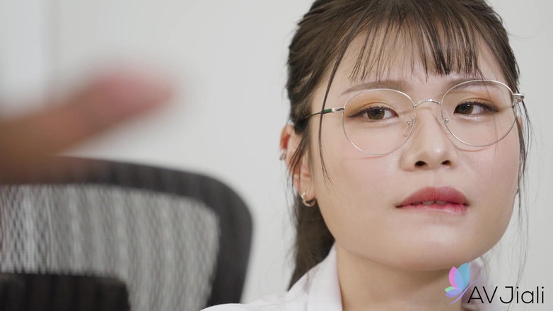 AV Jiali: Un soldat a besoin d’aide pour ses couilles bleues et...