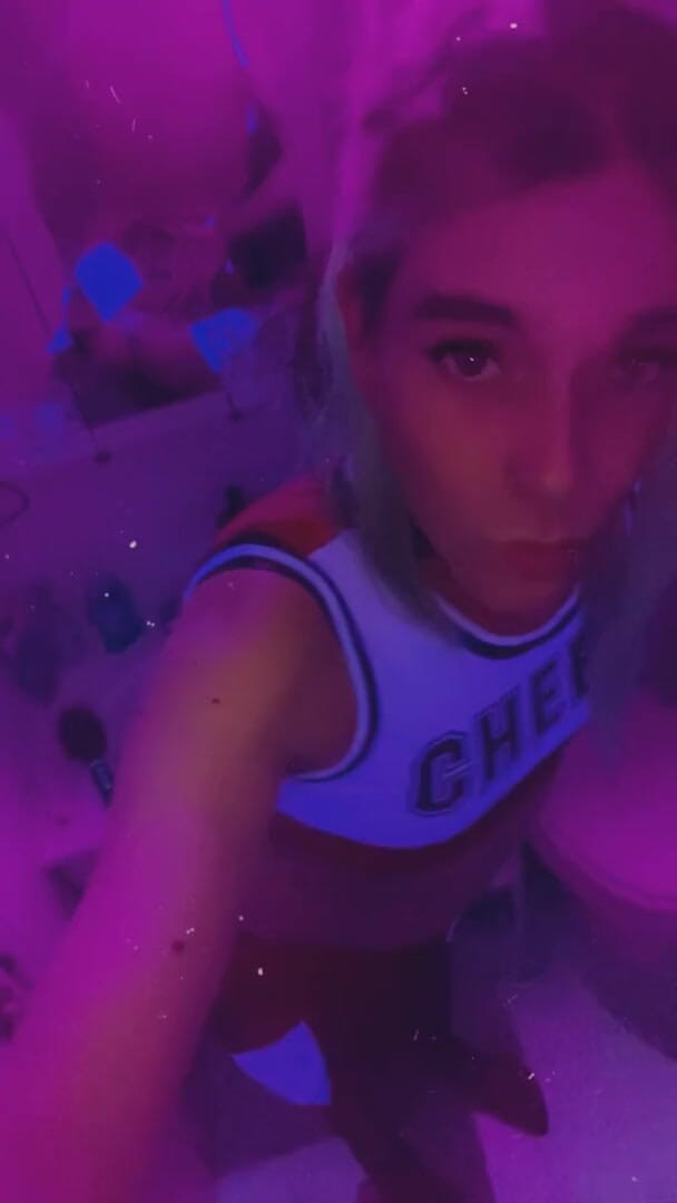 CarmenMelatonin: Seksi amigo kız parti kızı