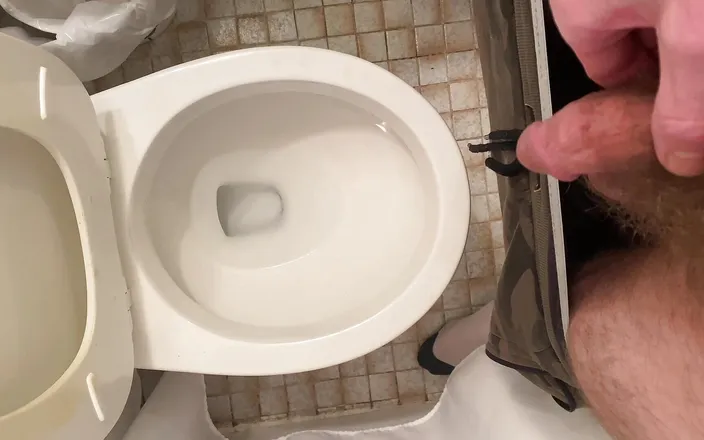 Bradley K Savage: Daddy's Piss Compilation