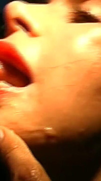 Esta MILF Hace Una Mamada De Tomate
