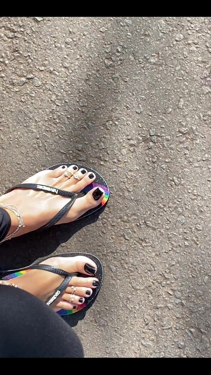 KiffaFeet: Приезжая домой с этим идеальным черным педикюром
