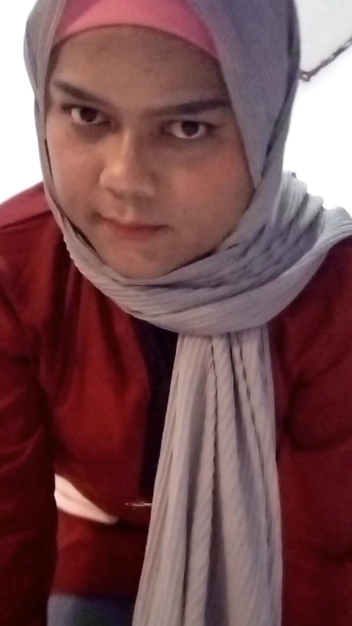 Ivvy Ivanka: Your Fantasy Crossdresser Hijab in Red