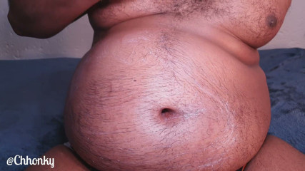 Denim Tiger: Schlampige belly mit fingern