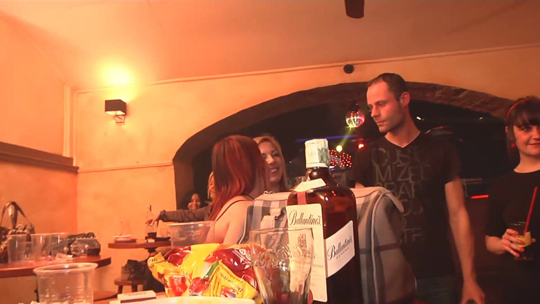 German amateur - 100% German hardcore videos: Geile küken haben einen tollen spaß auf der orgie-party