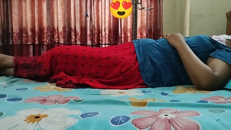 Teensex: Utanmaz Büyük Memeli Üvey Kız Kardeş Üvey Erkek Kardeşini Kocasının Burnunun Dibinde...