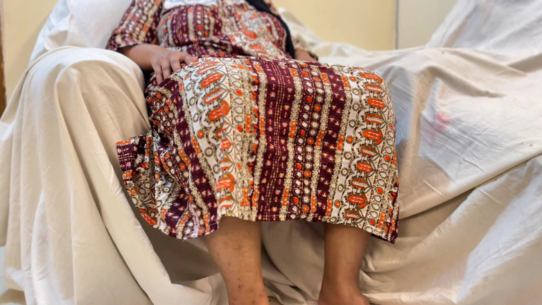 Aria Mia: Ich beginne im Wartezimmer von Doktor zu masturbieren, wenn ich...