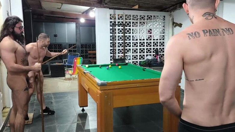 Victor Studio Gay: Ich, Carmona, Opaido Carmona und Viking de Taubaté begannen nackt...