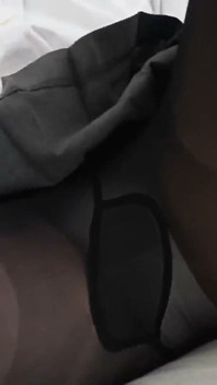 她找到了我的肉光 - 我的黑色紧身衣和内裤会让你很难吗？- 第2部分