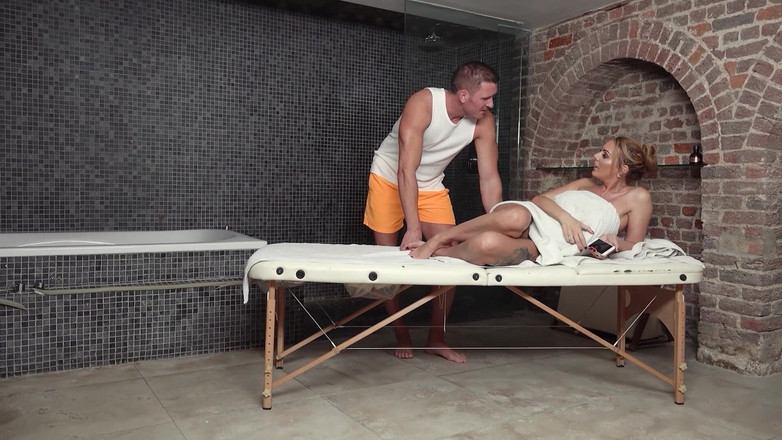 MMV Films and Clips XXX: Heiße MILf lutscht schwanz und nimmt tiefes muschi-hämmern