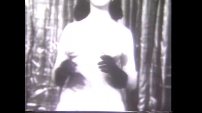 The Unforgettable: Dancing si svléká oblečení