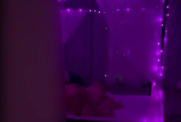 Curry: Cuckold špehuje svou ženu