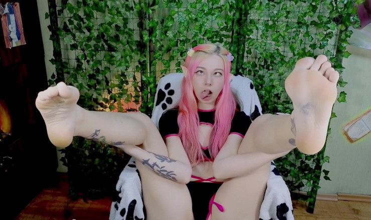 Sweet Sansarella: L'elfo Ahegao Mostra I Piedi