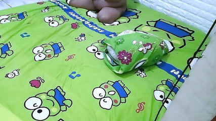 Lian Kulla: Kocası çalışırken, bir arkadaşının karısı boşalana kadar onu sikmek için amına...