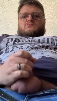 Bär raucht und handjob