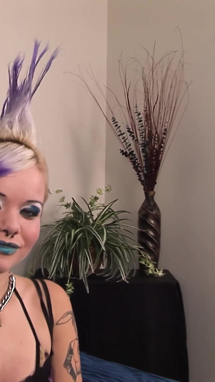 Blue Girls XXX: Goth Punk Daisy Tanks Gushes