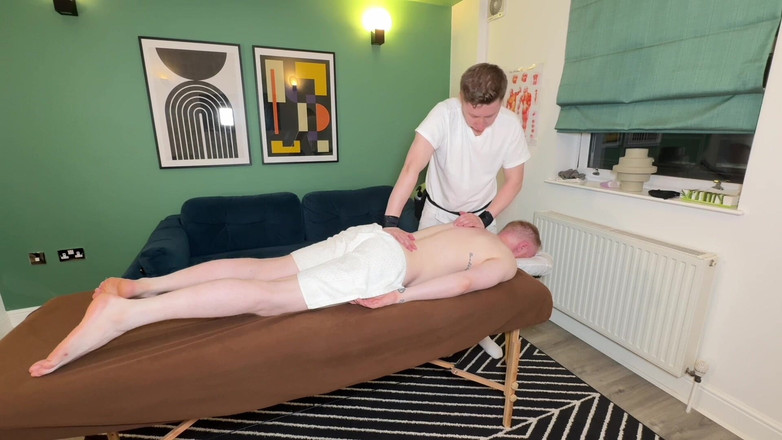 8IncherGinger: Pijat berubah menjadi ngentot panas