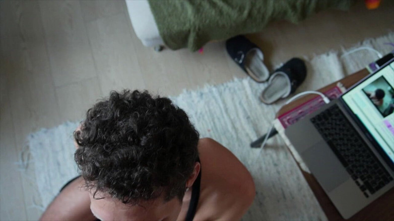 Harry_Jen: Harry jen si cewek gay lagi asik nyepong kontol besar -...