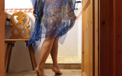 Selena701: 섹스 게임을 즐기는 아마추어 금발 미시 마누라 Selena