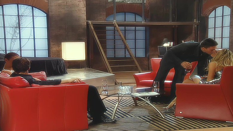 Antonio Adamo Film: Permainan anal dan dengan kaki sekretaris.