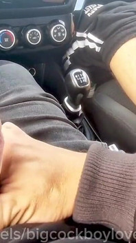 Männer Kamen Auf Der Autobahn, Indem Sie Sich Einen Runterholten