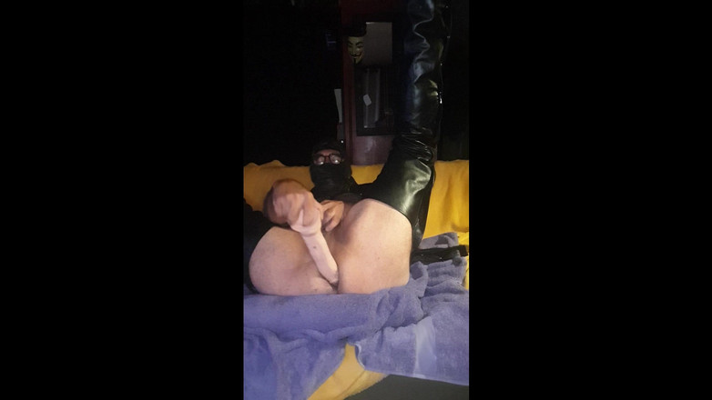 Cockplay4u: Bermain dengan dildo besar dalam pantat saya