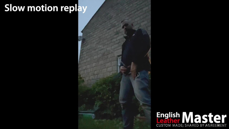 EnglishLeathermaster: Papi sin cortar meando - compilación